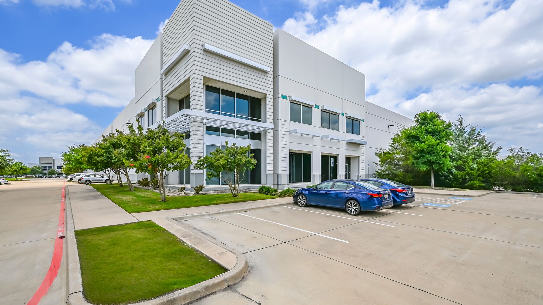 Prologis-Valwood-Corporate-Center-3-DAL03903-1613-Hutton-Drive_Photo.jpg