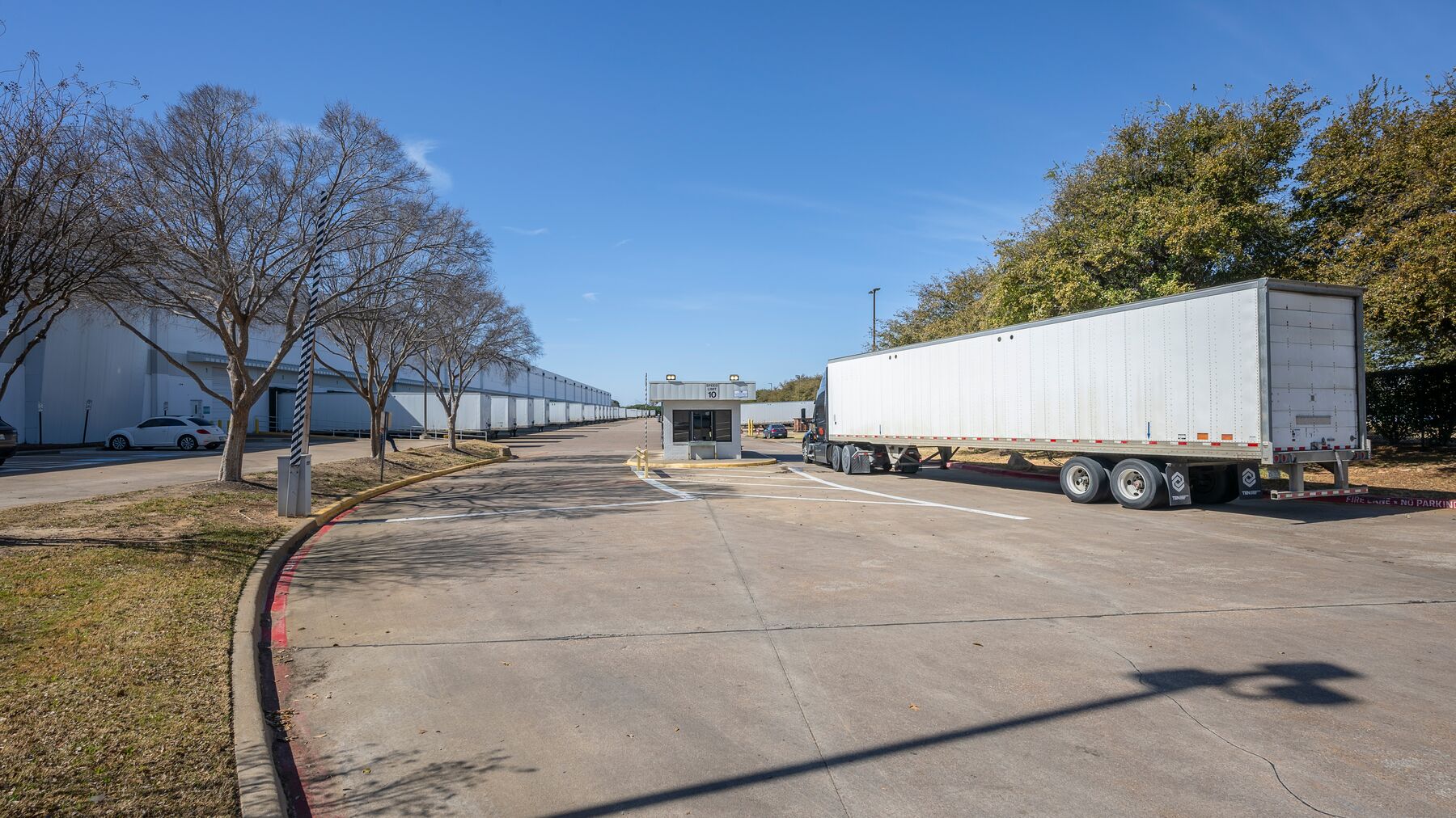 Prologis-Great-Southwest-61-DAL01761-14900-Frye-Rd_Photo.jpg