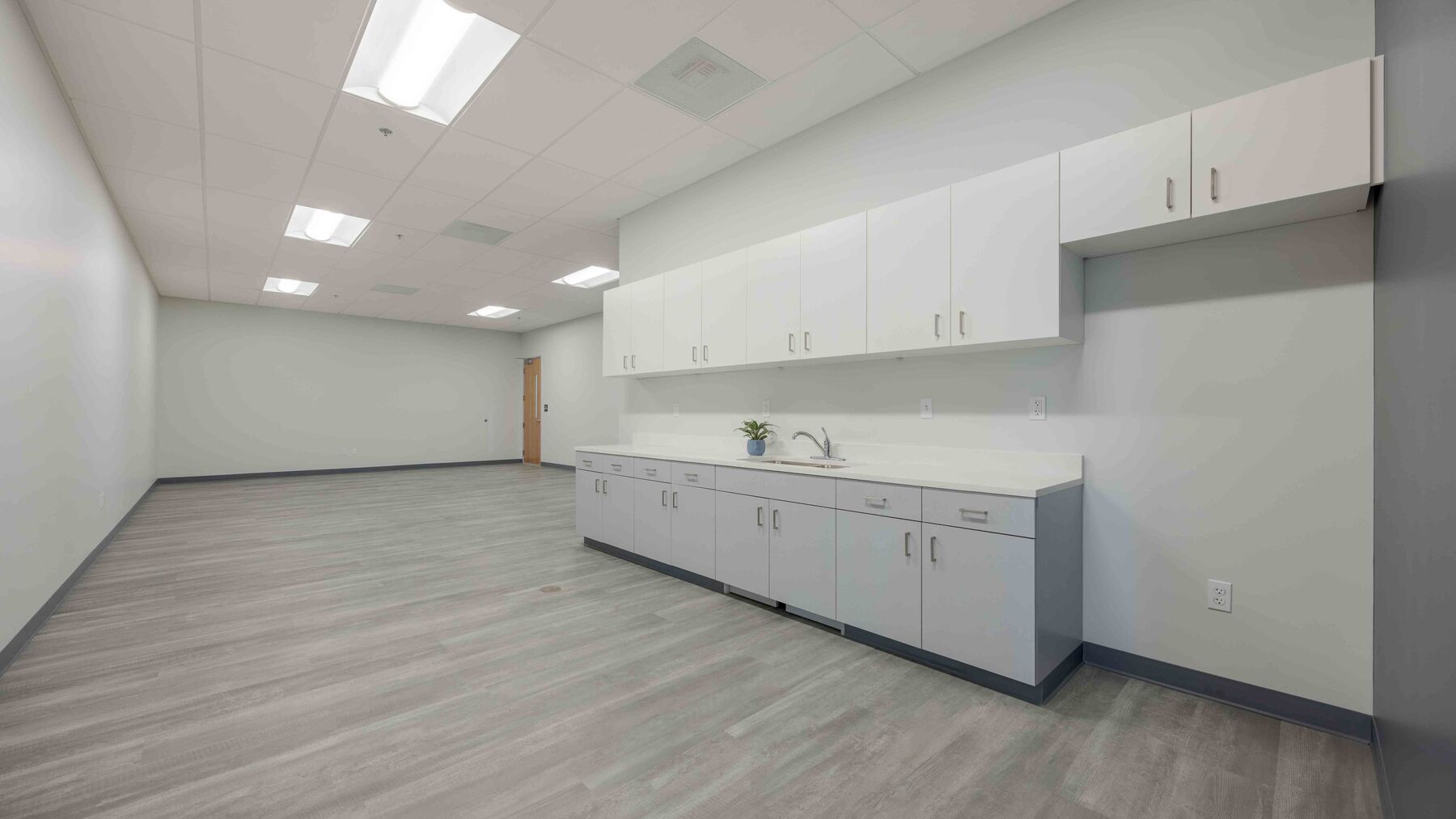 Prologis-Sandy-Logistics-office-interior-2.jpg