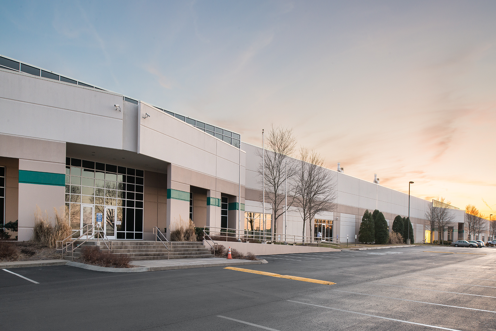 Prologis-CentrePointe-1-Exterior-Entry.jpg
