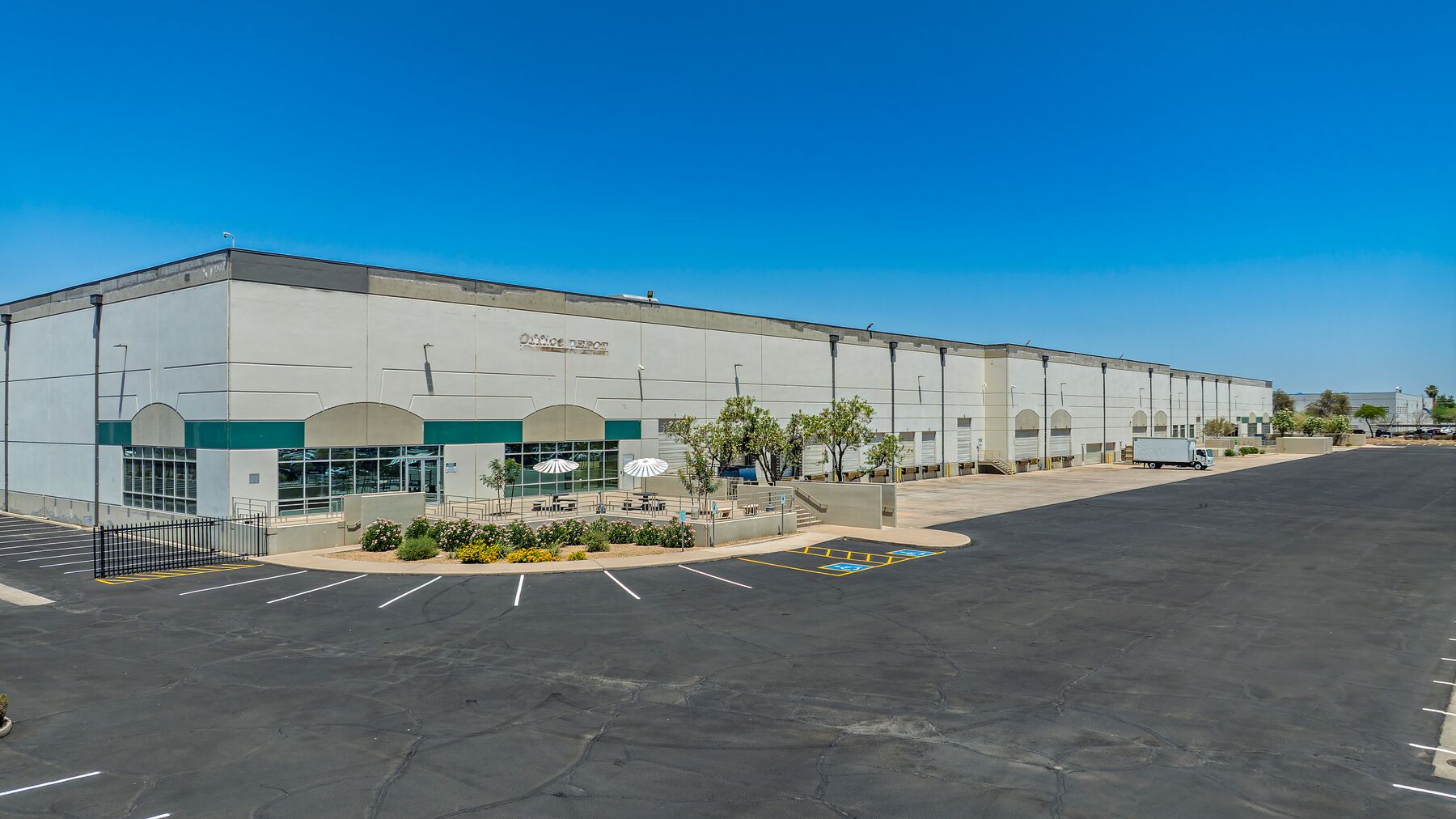 Phx-Dis-Ctr-8-Main-Photo.jpg