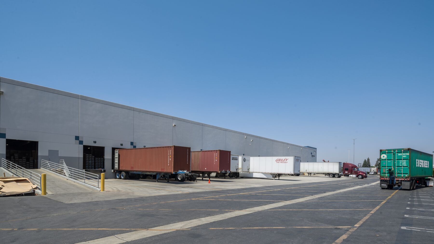 South-Bay-Dis-Ctr-2_-4.jpg