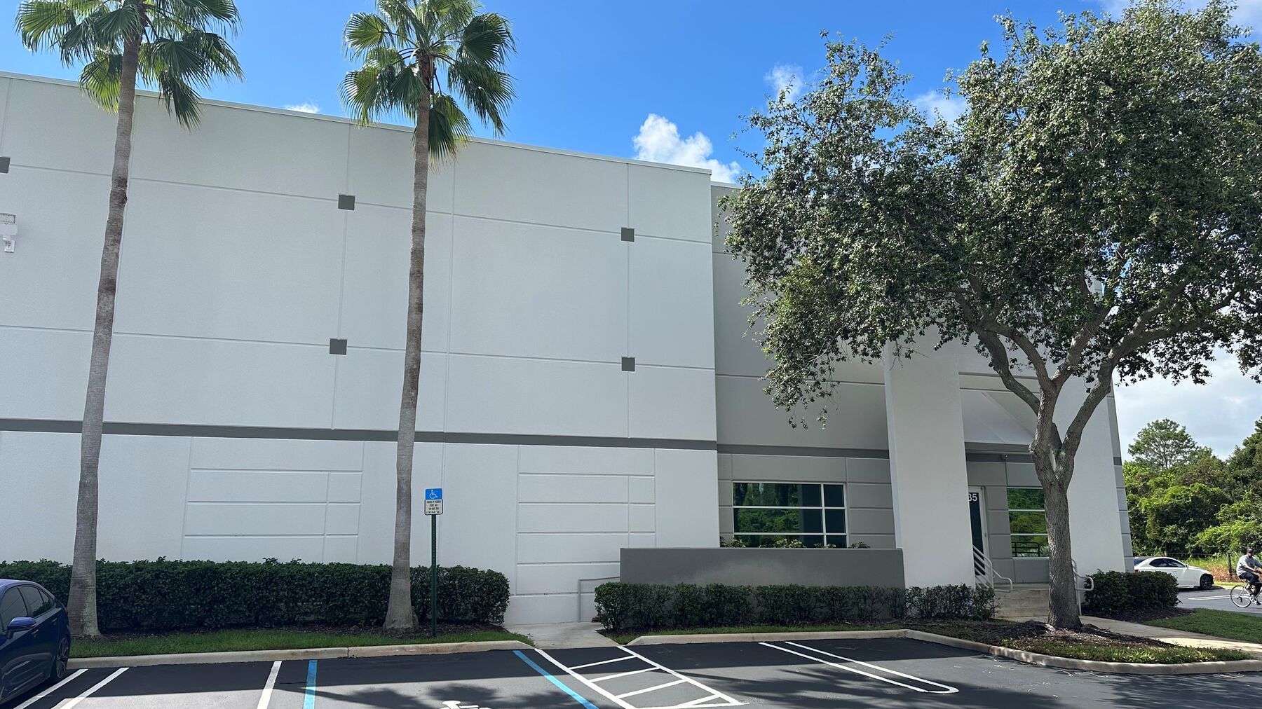 Prologis-Gateway-Center-300.jpg