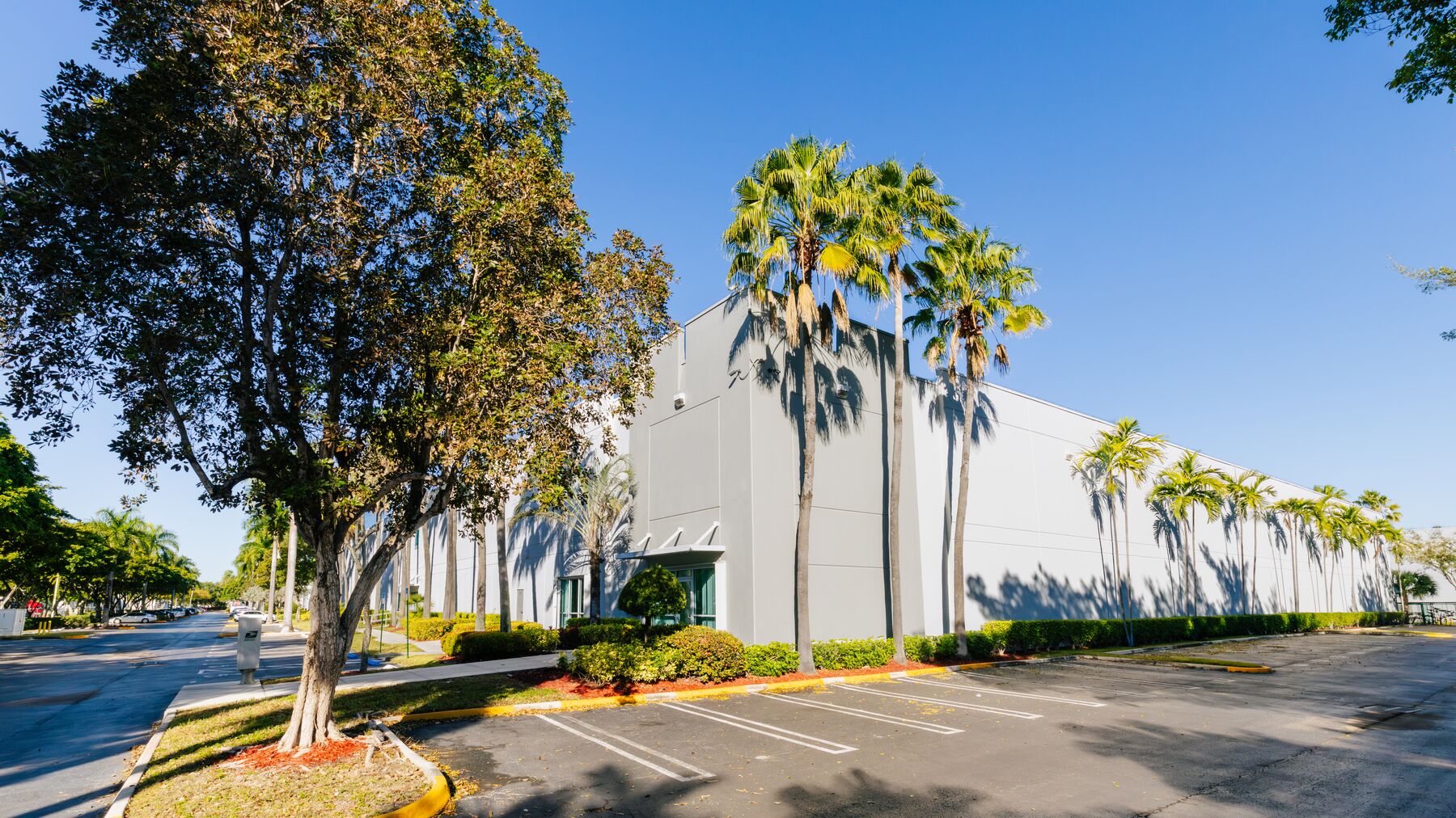 Prologis-Beacon-at-97th-200-Property-Photos.jpg