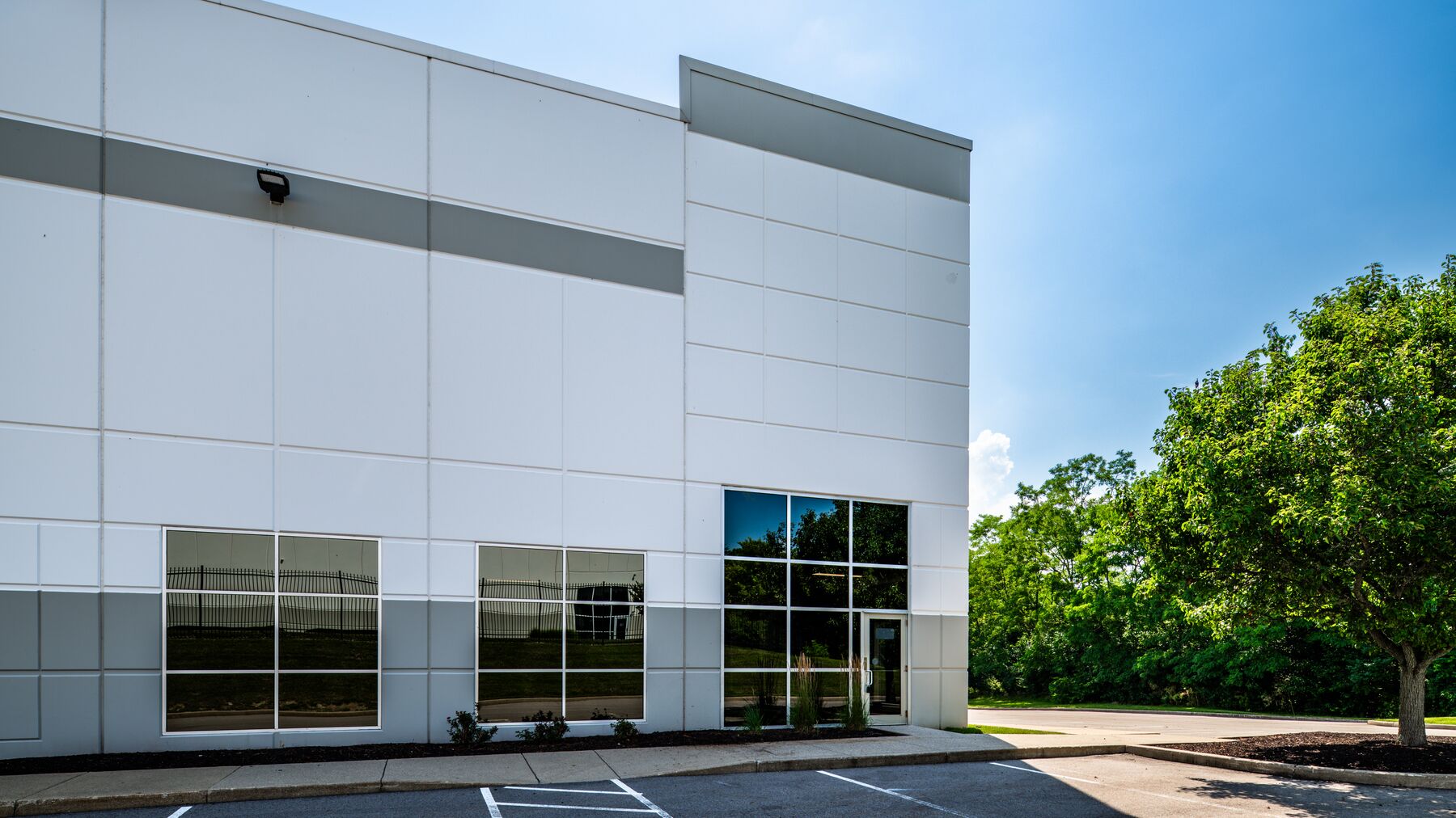 2305-2335-Global-Way-Hebron-KY-260701-3-8.jpg