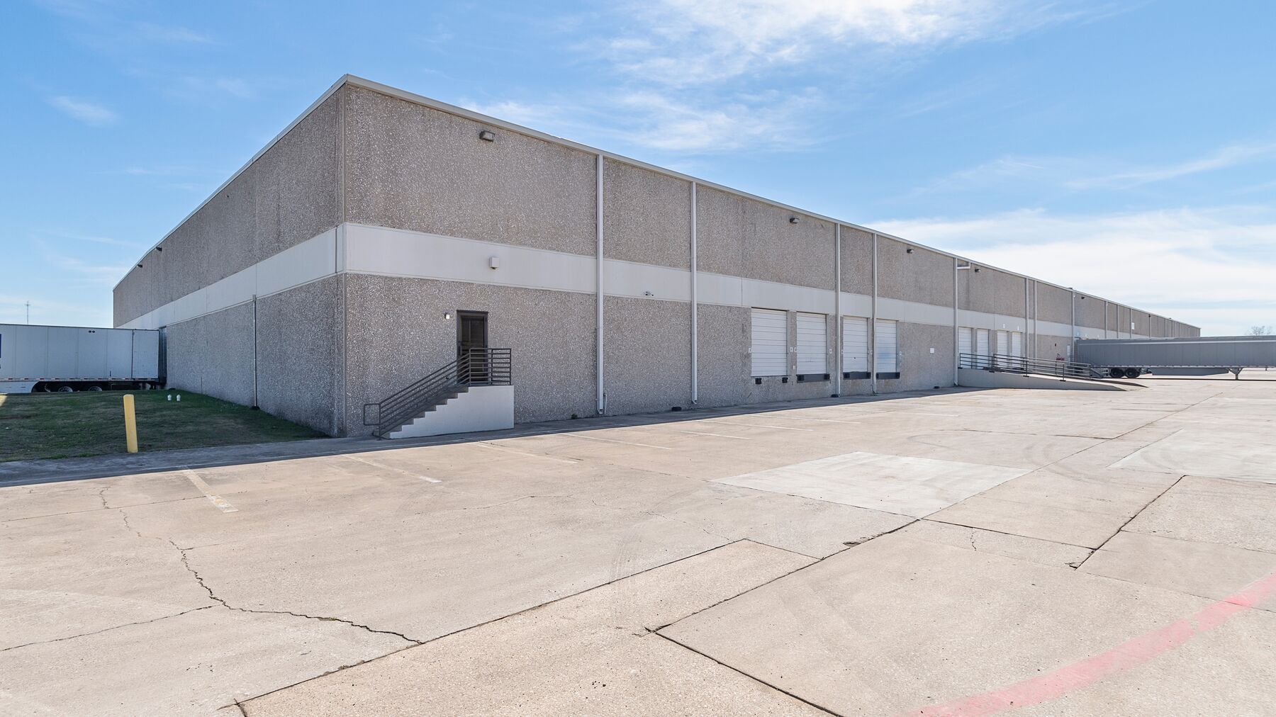 DPM-Trinity-Mills-15-1701-Vantage-Road_Building-Photo.jpg