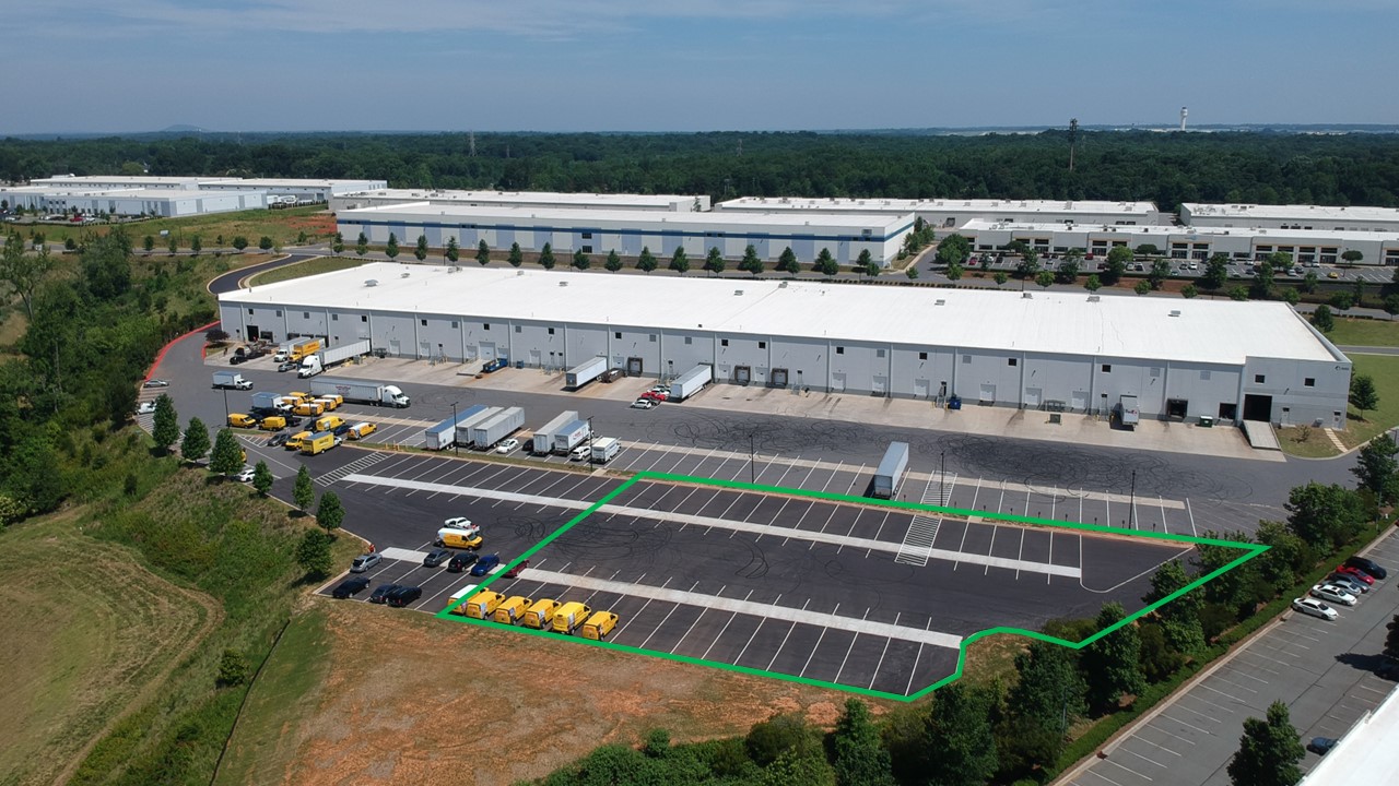 Prologis-Shopton-Ridge-Trailer-Parking_5032-Sirona-Drive_32-Spaces_Aerial.jpg