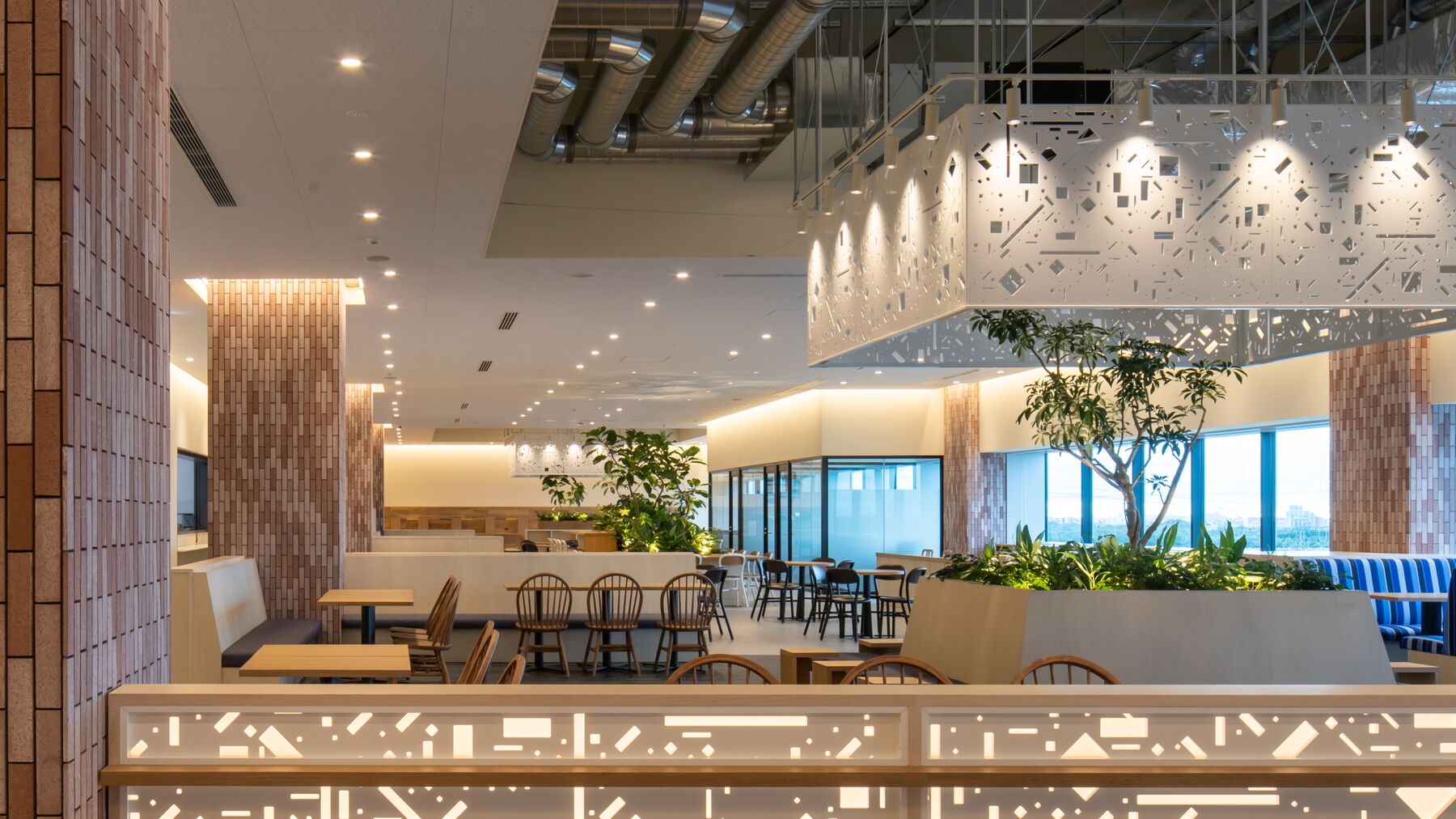 DPM-Chiba-1_03_cafeteria.jpg